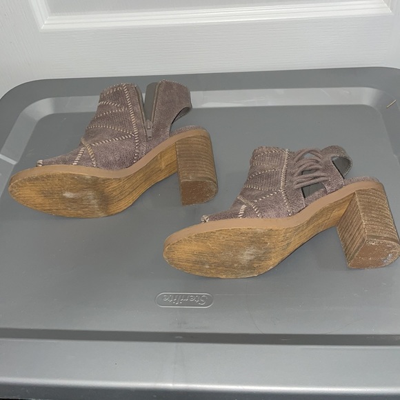 Booties - Picture 3 of 6